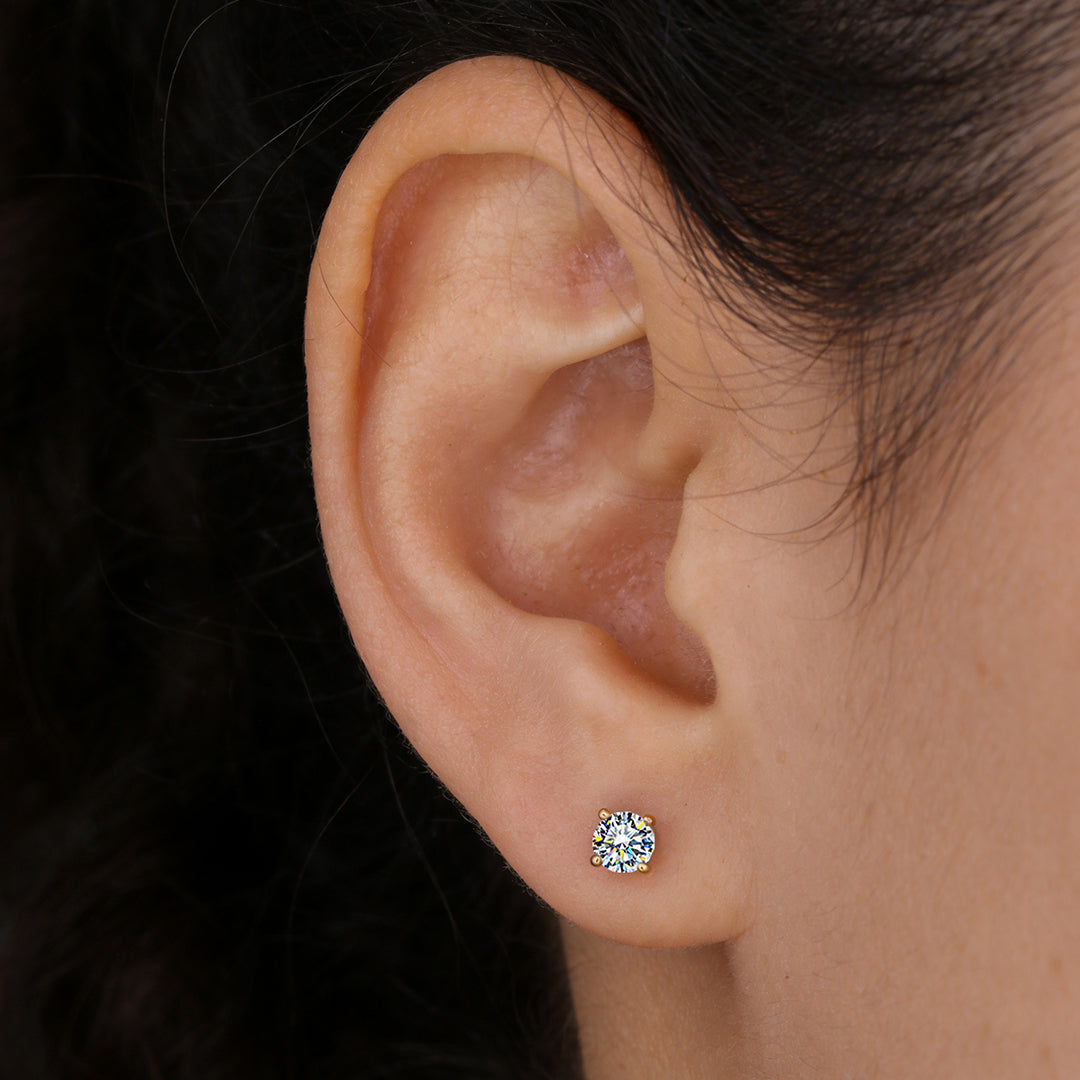 14K Gold Round Lab-Grown Diamond Long Thread Internal Piercing